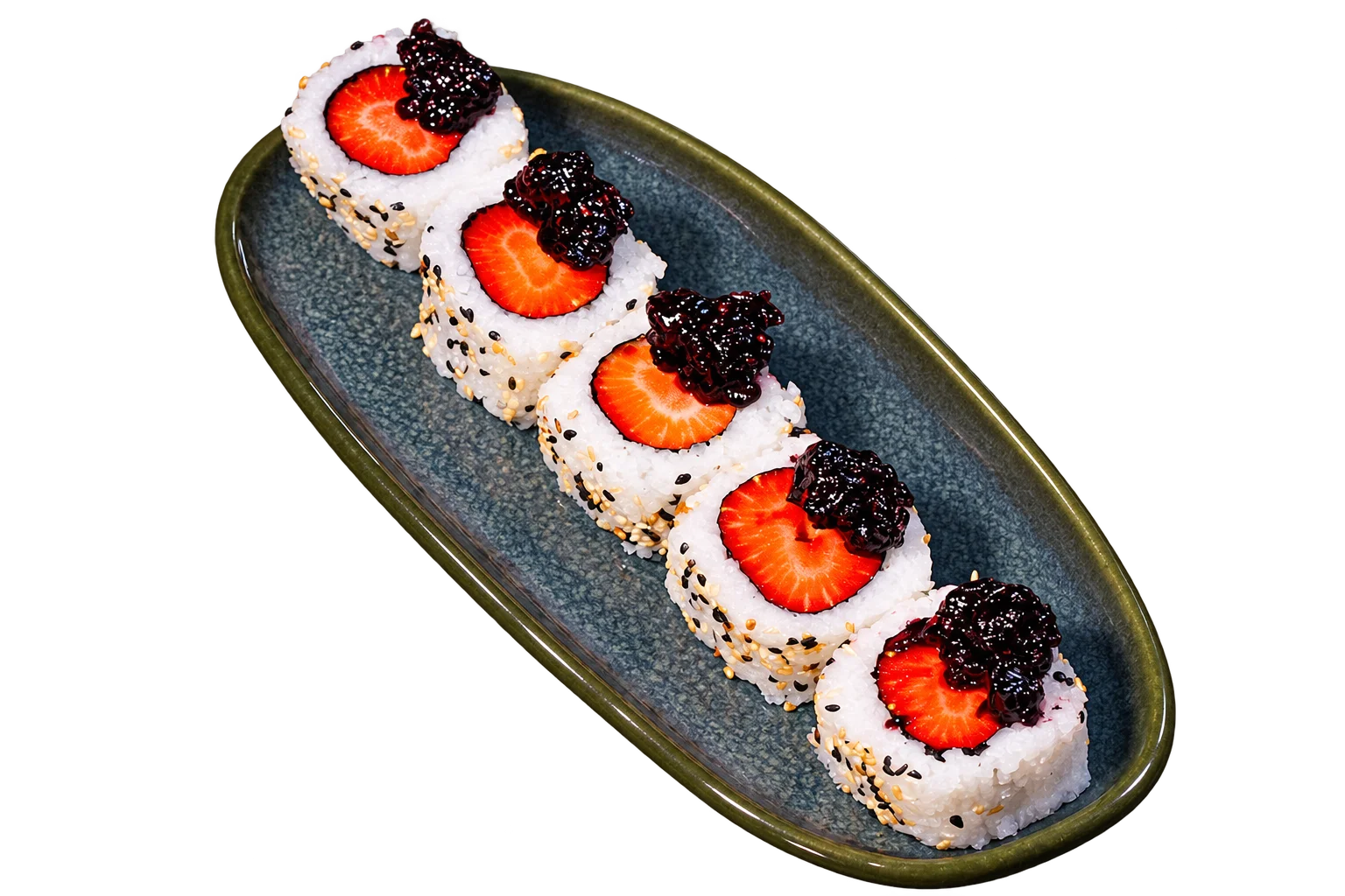 Maki de Morango apresentado no cardápio de sobremesas